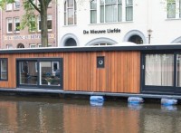 Sleeping on a houseboat in Amsterdam